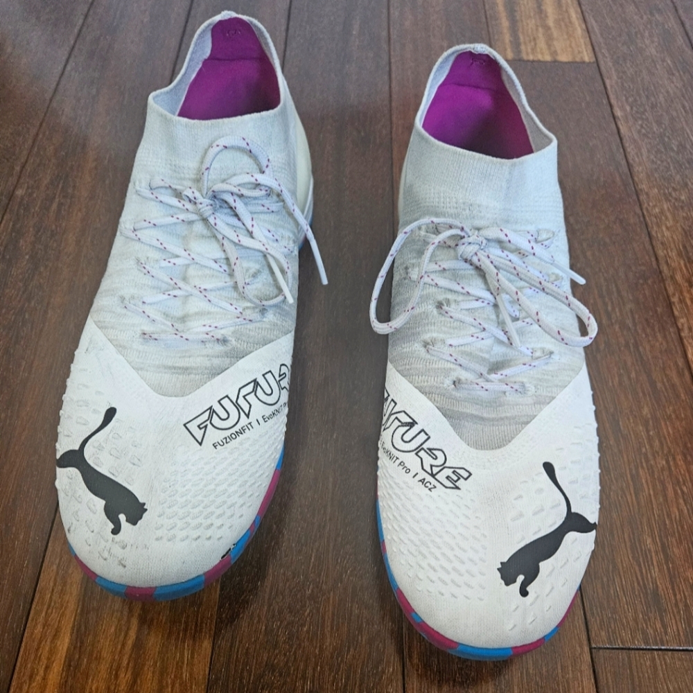 Puma indoor turf soccer shoe